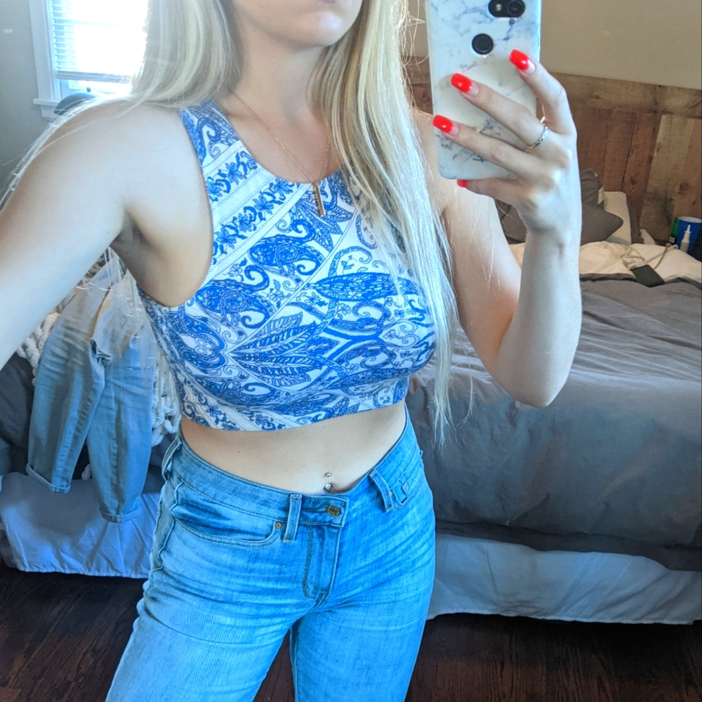 Crop top
